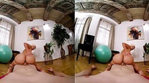 Blondie Yoga VR 4K